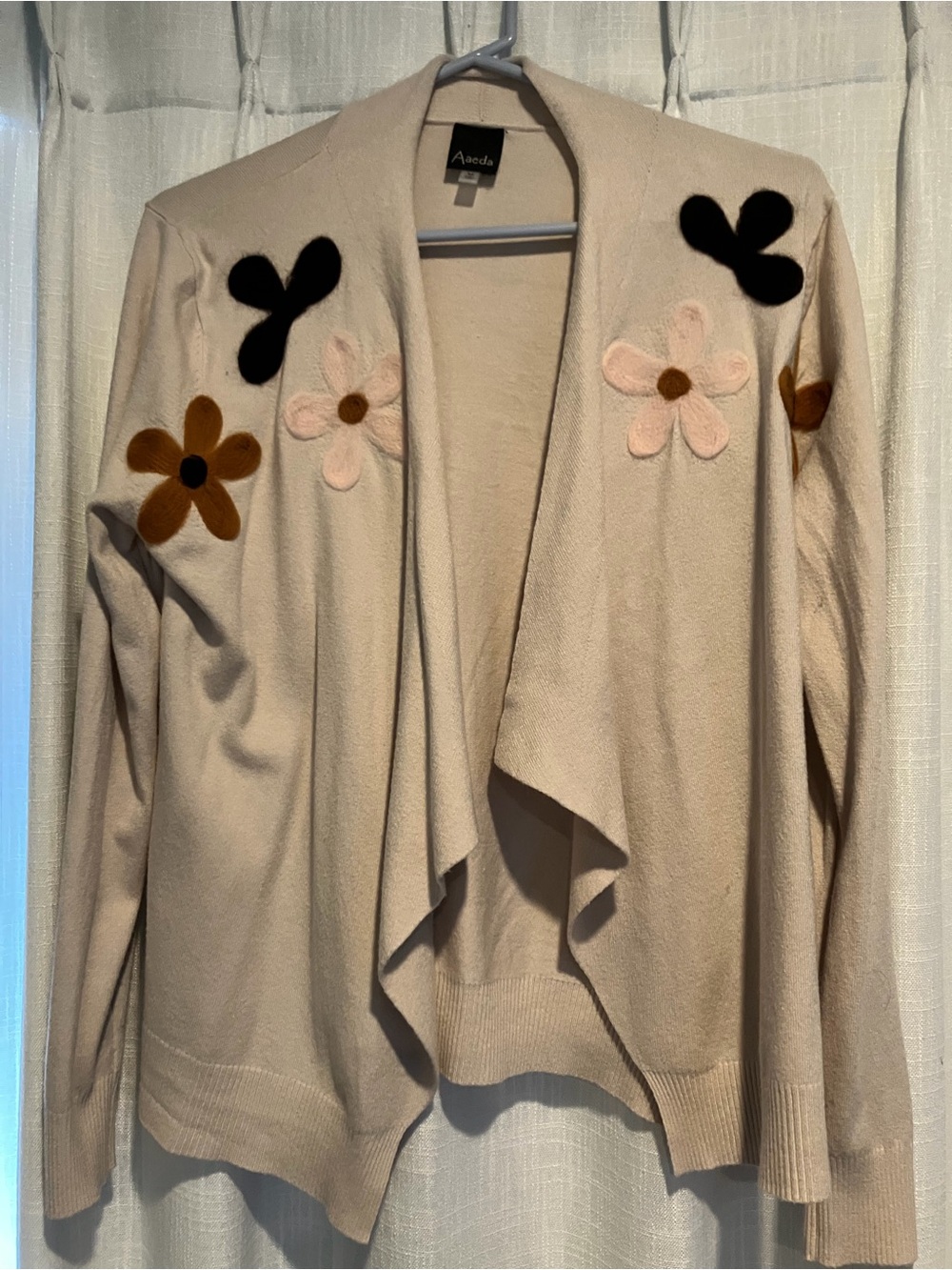 Agenda Beige Open-Front Cardigan with Floral Appliqués